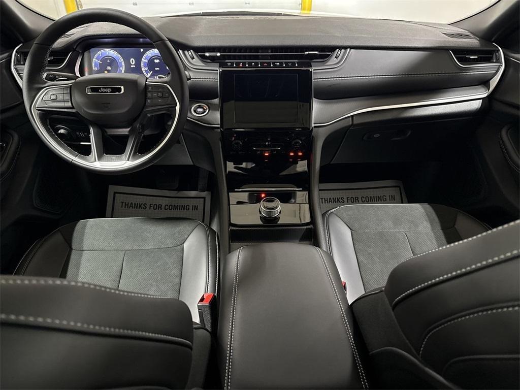 new 2025 Jeep Grand Cherokee car, priced at $37,988