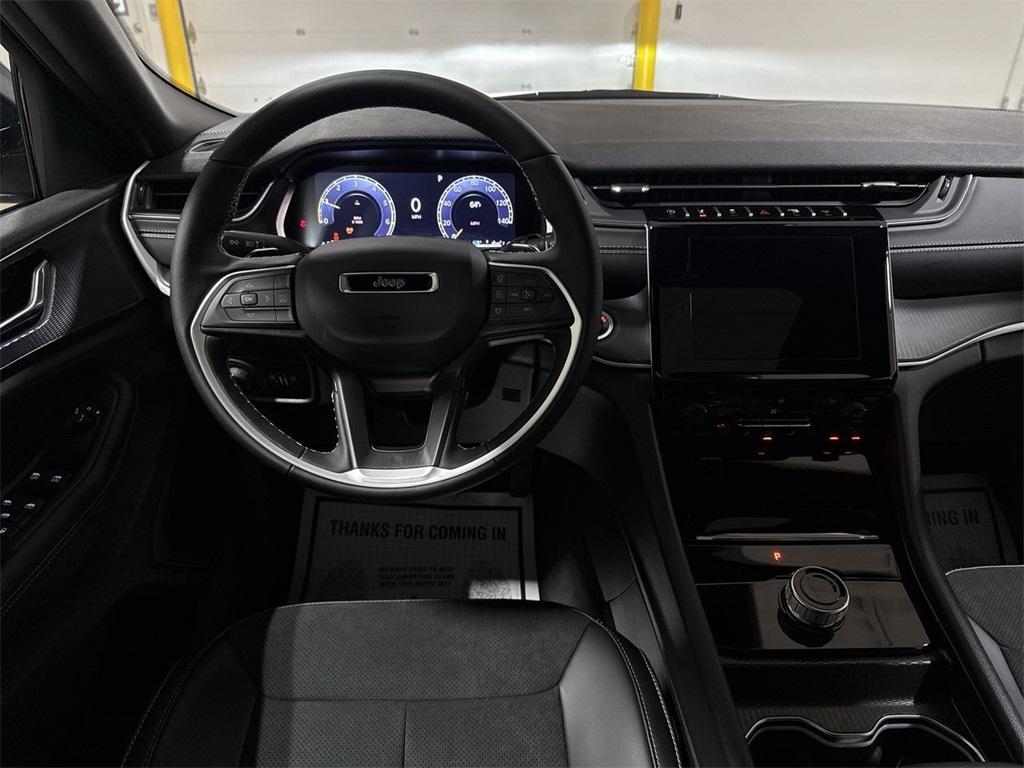 new 2025 Jeep Grand Cherokee car, priced at $37,988