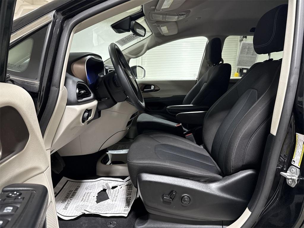 used 2023 Chrysler Voyager car