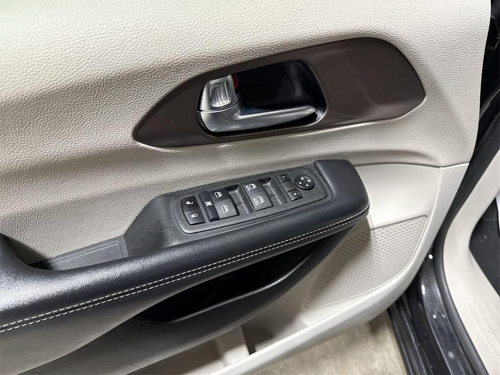 used 2023 Chrysler Voyager car
