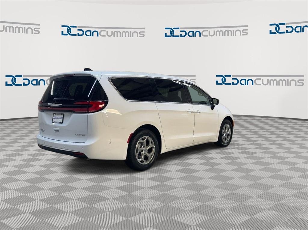 new 2024 Chrysler Pacifica car, priced at $42,785