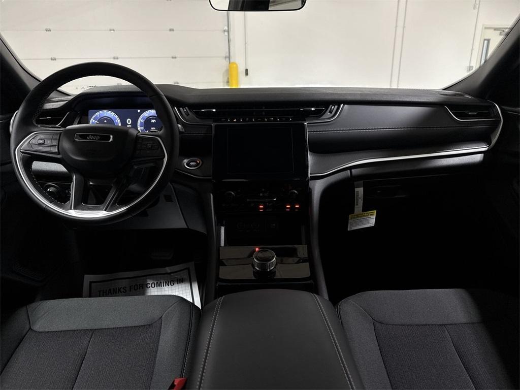 new 2025 Jeep Grand Cherokee car, priced at $39,294