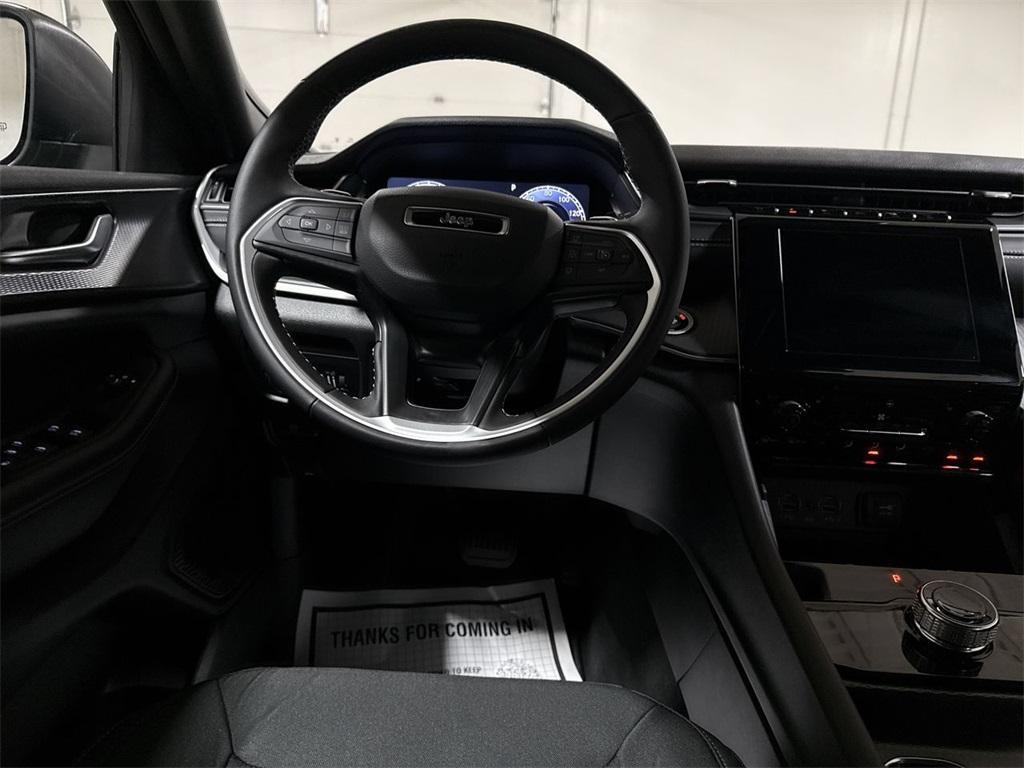 new 2025 Jeep Grand Cherokee car, priced at $39,294