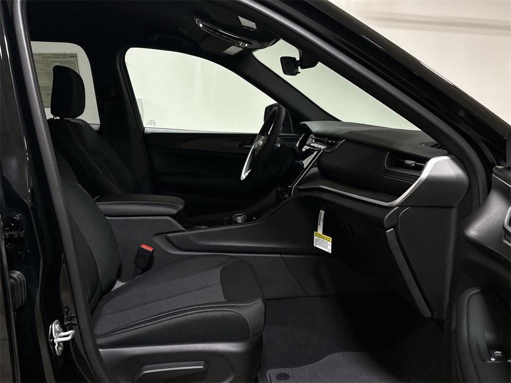 new 2025 Jeep Grand Cherokee car, priced at $39,294