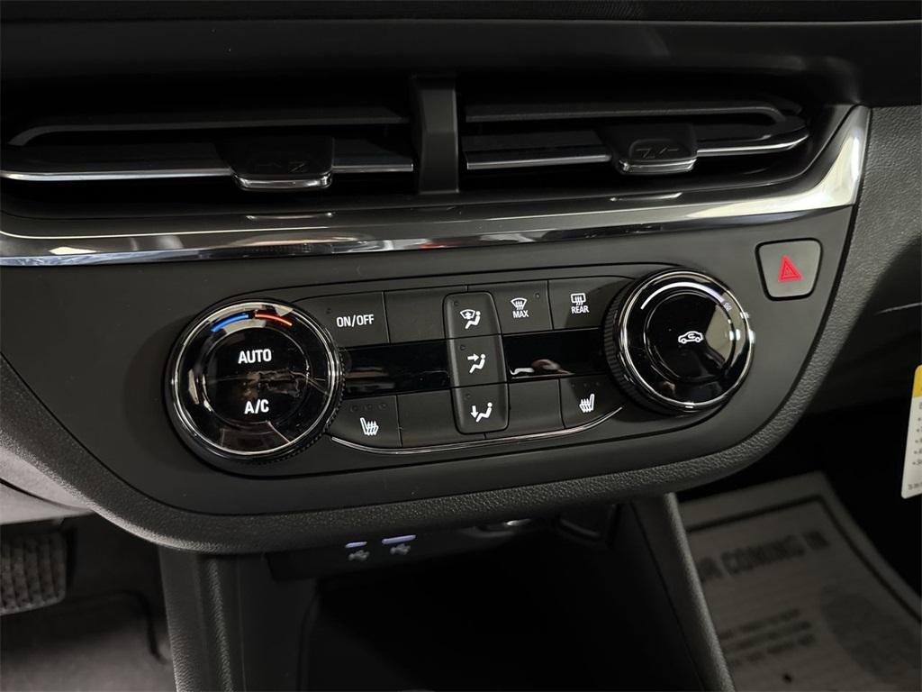 new 2025 Buick Envista car, priced at $25,597