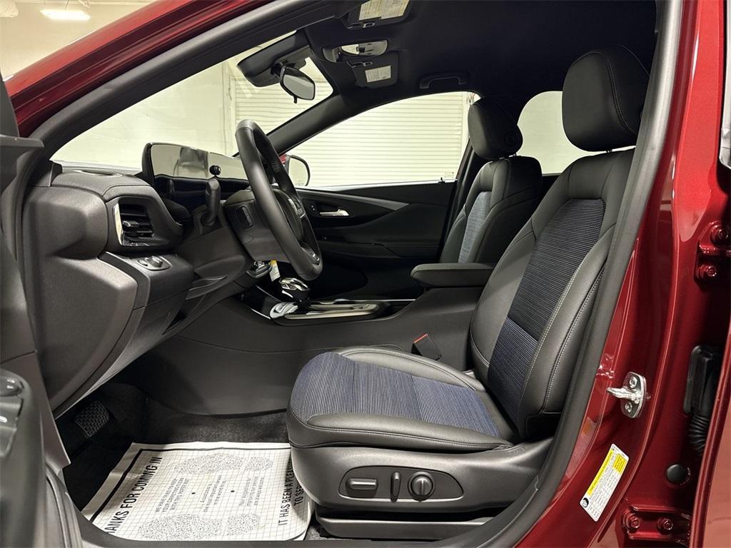 new 2025 Buick Envista car, priced at $25,597