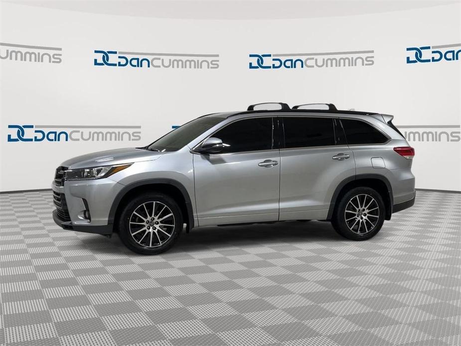 used 2018 Toyota Highlander car, priced at $25,587