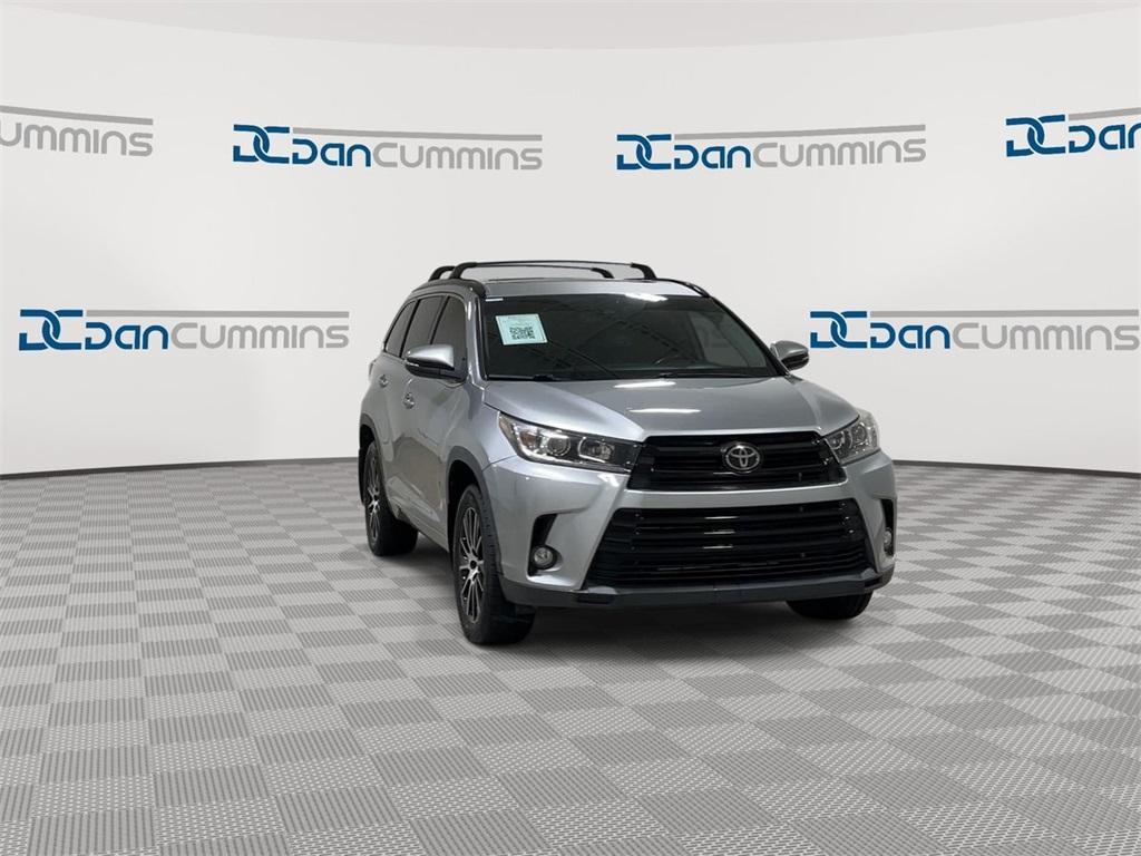 used 2018 Toyota Highlander car, priced at $25,587