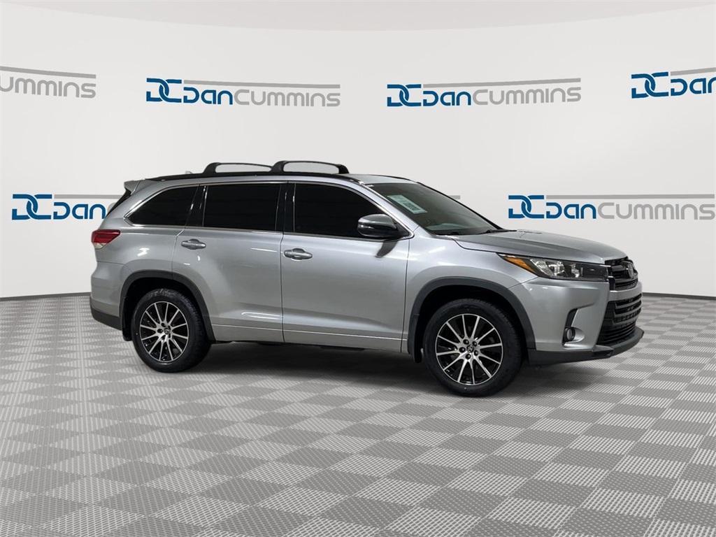 used 2018 Toyota Highlander car, priced at $25,587