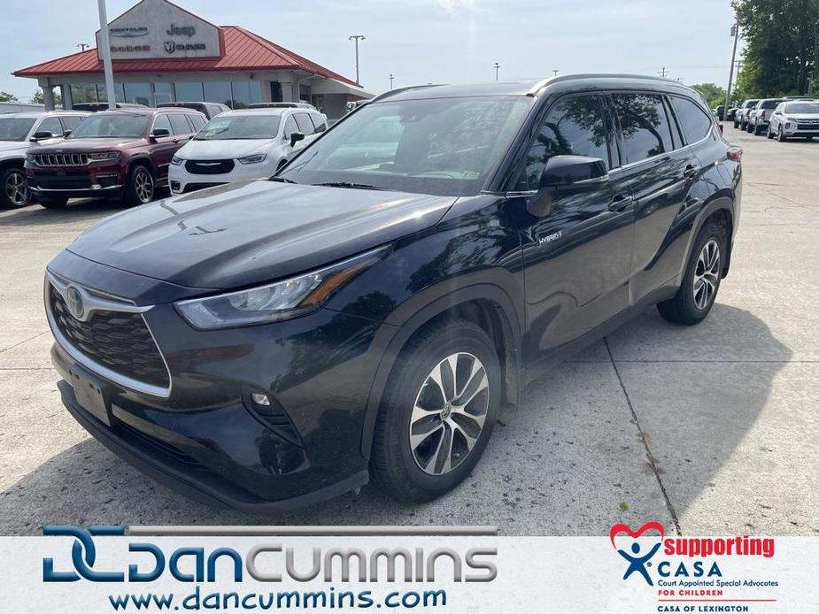 used 2020 Toyota Highlander Hybrid car, priced at $33,987