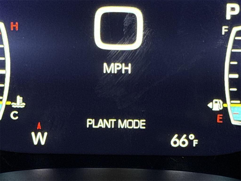 new 2025 Chrysler Voyager car, priced at $39,051
