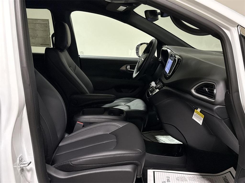 new 2025 Chrysler Voyager car, priced at $38,293