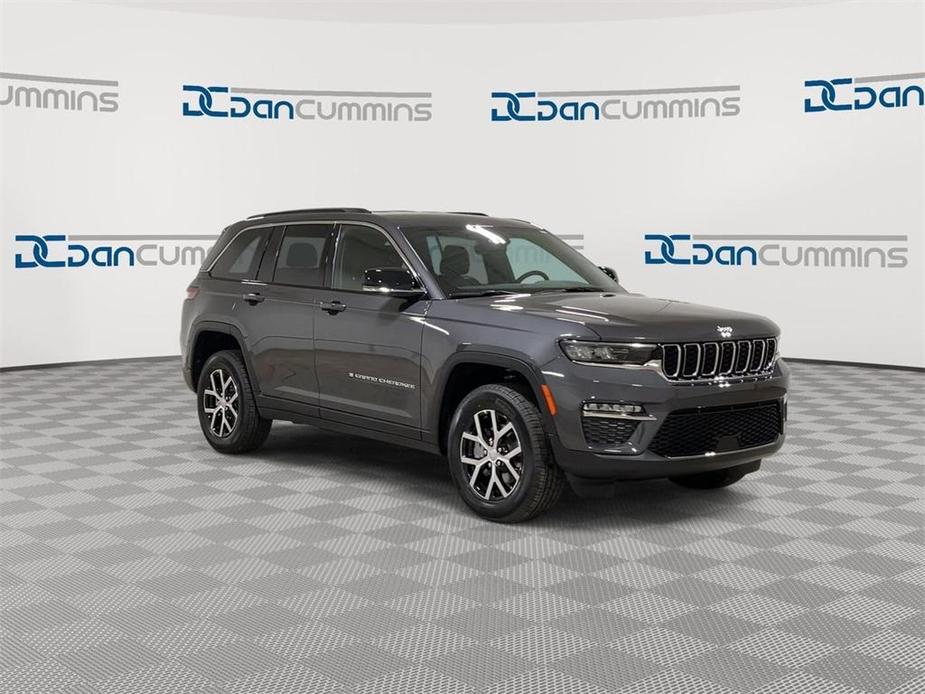 new 2025 Jeep Grand Cherokee car, priced at $45,720