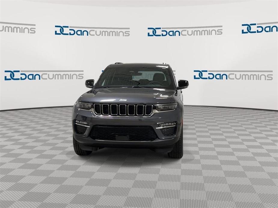 new 2025 Jeep Grand Cherokee car, priced at $45,720