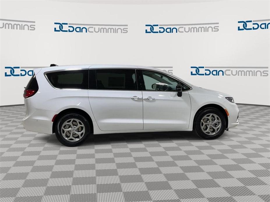 new 2024 Chrysler Pacifica car, priced at $52,987