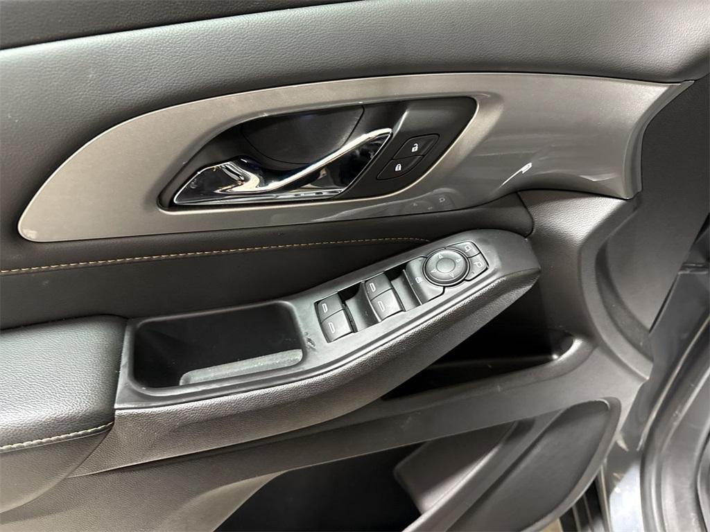 used 2021 Chevrolet Traverse car, priced at $24,787