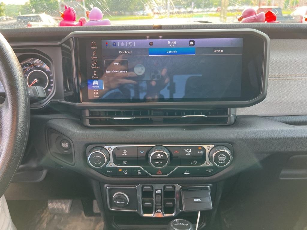 used 2024 Jeep Gladiator car, priced at $37,987