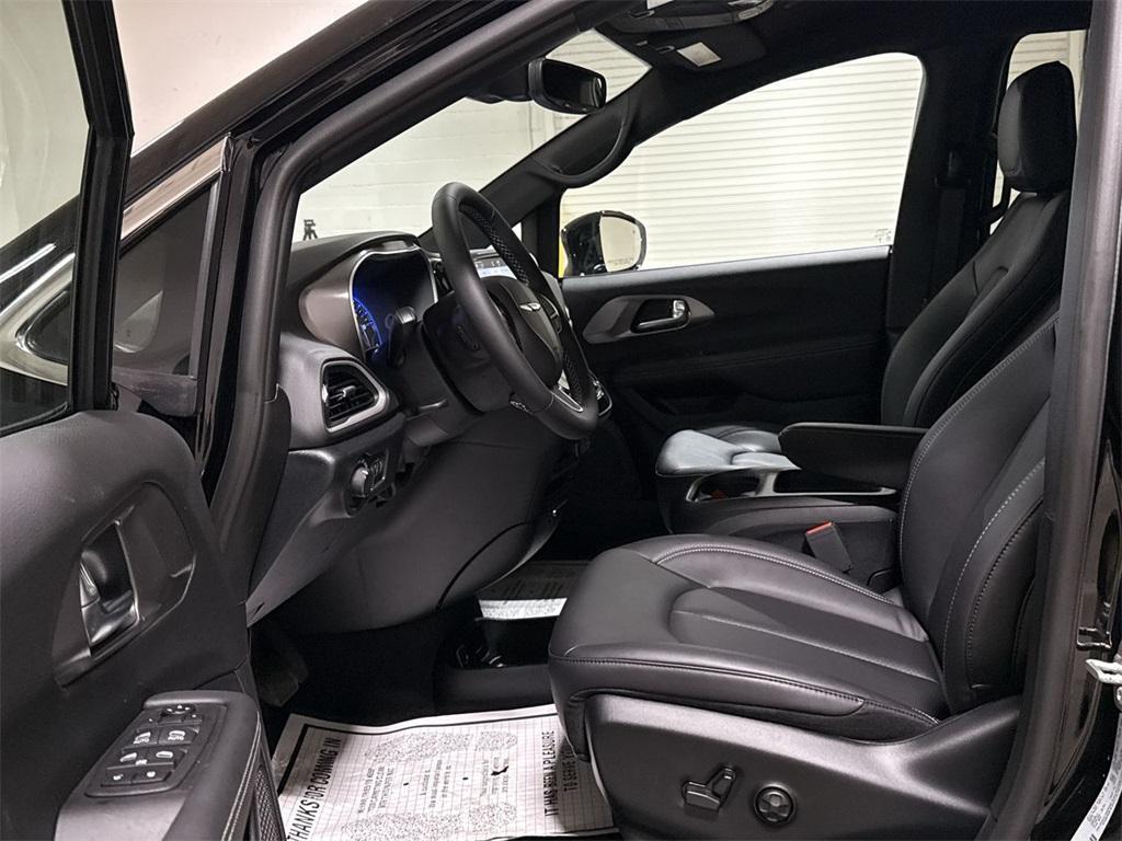 new 2025 Chrysler Voyager car, priced at $38,293