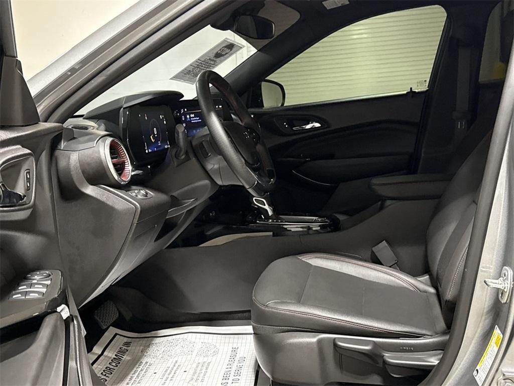 used 2025 Chevrolet Trax car, priced at $24,387