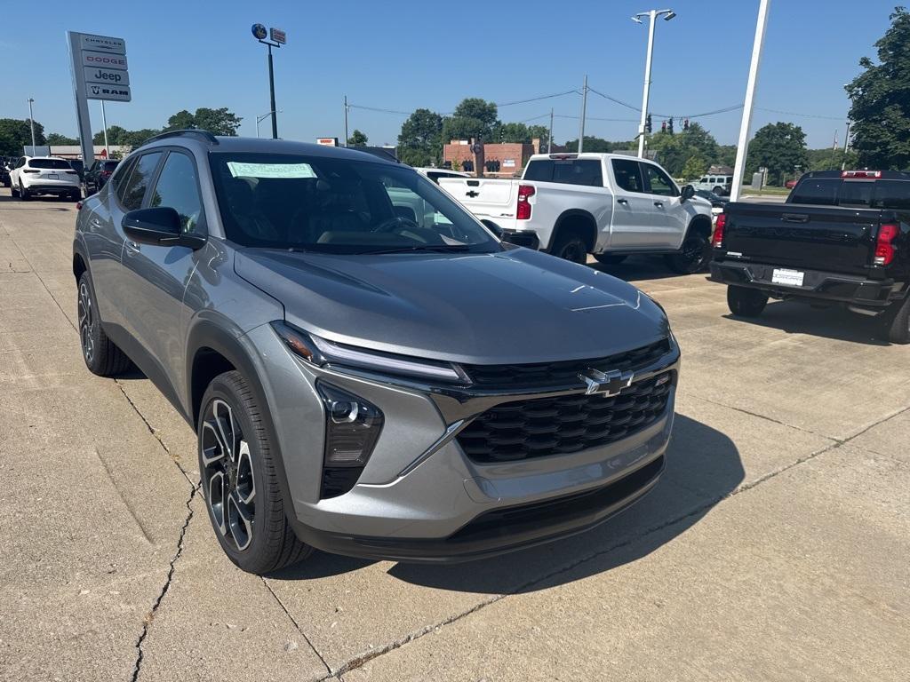 new 2025 Chevrolet Trax car, priced at $25,738