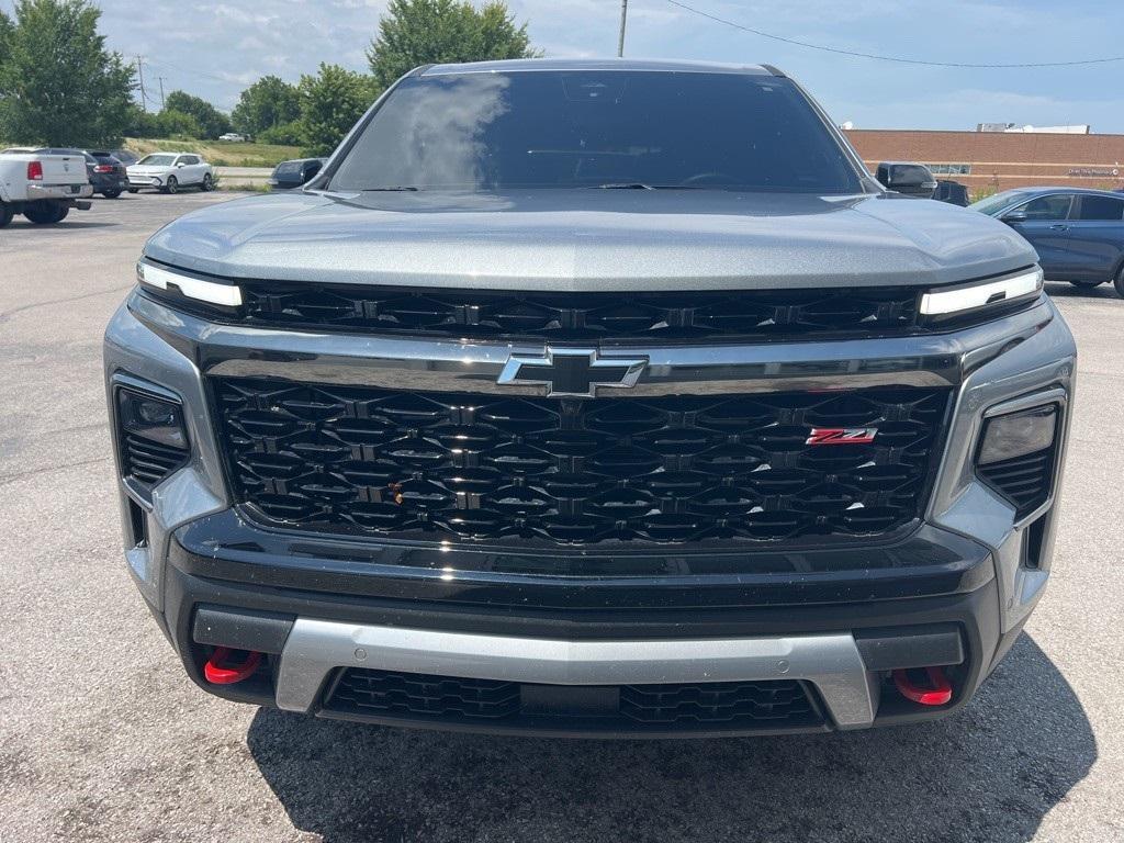 used 2024 Chevrolet Traverse car, priced at $44,987