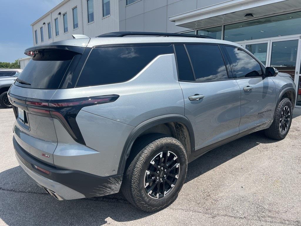 used 2024 Chevrolet Traverse car, priced at $44,987