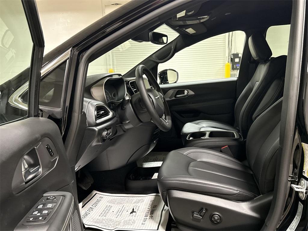 new 2025 Chrysler Pacifica car, priced at $49,090