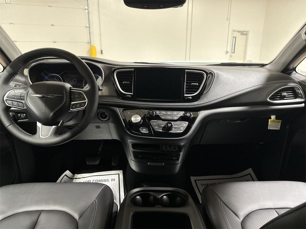 new 2025 Chrysler Pacifica car, priced at $49,090