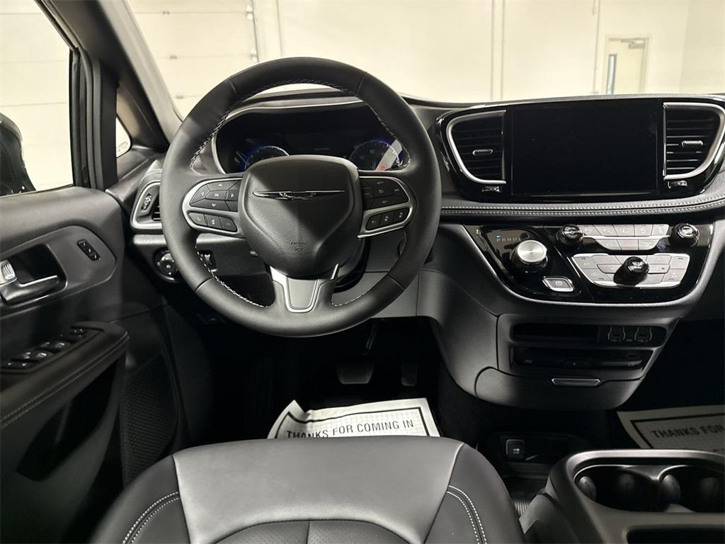 new 2025 Chrysler Pacifica car, priced at $49,090