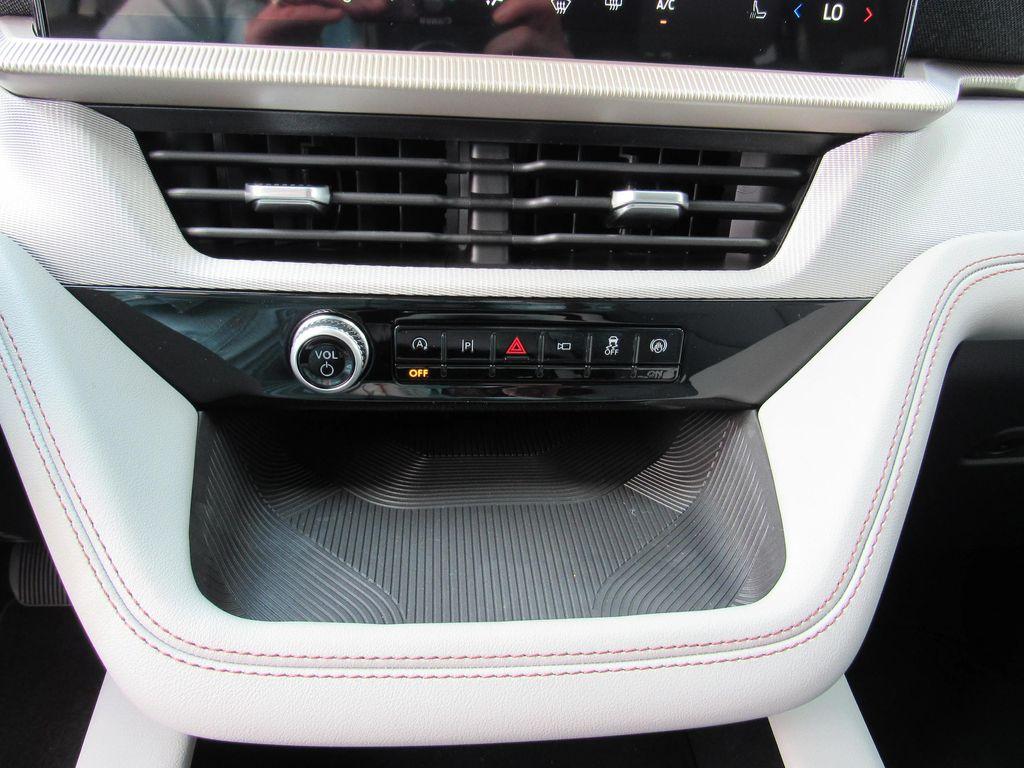 new 2025 Ford Explorer car, priced at $48,660