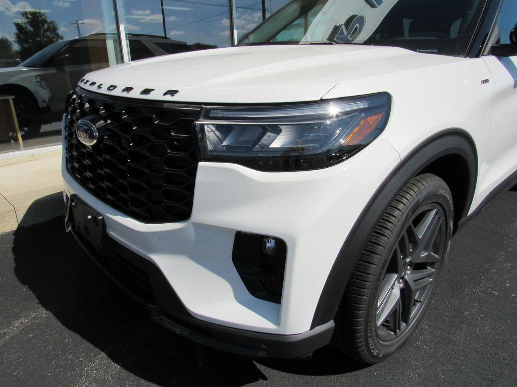 new 2025 Ford Explorer car, priced at $54,270
