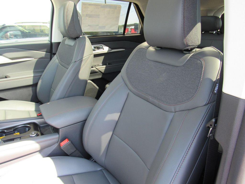 new 2025 Ford Explorer car, priced at $51,550
