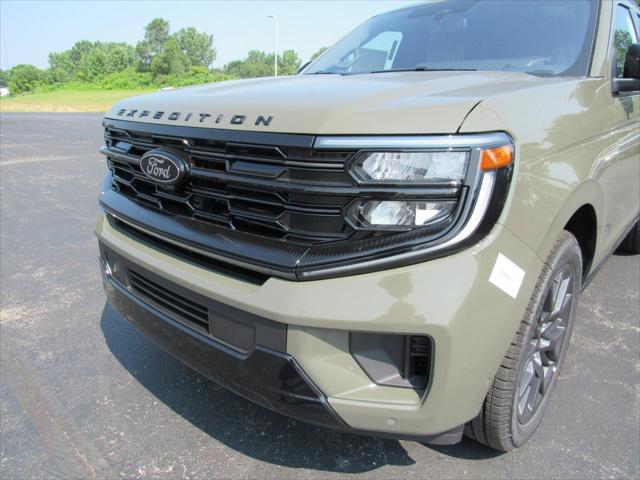 new 2025 Ford Expedition car, priced at $83,760