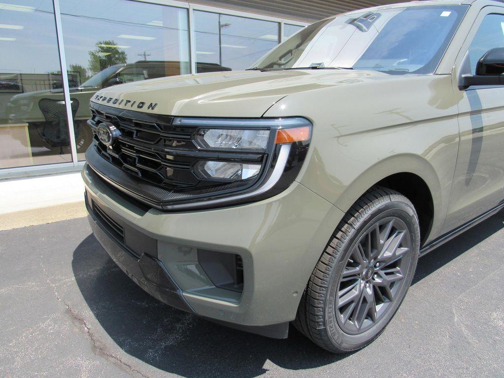 new 2025 Ford Expedition car, priced at $83,760