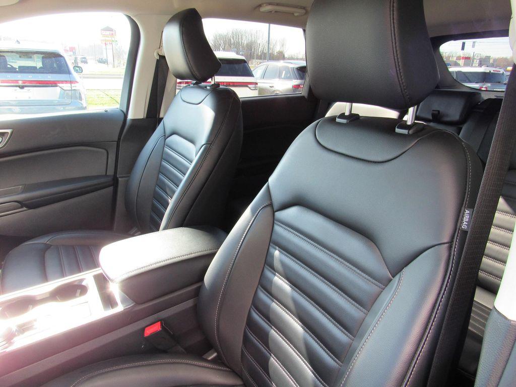 used 2024 Ford Edge car, priced at $25,895