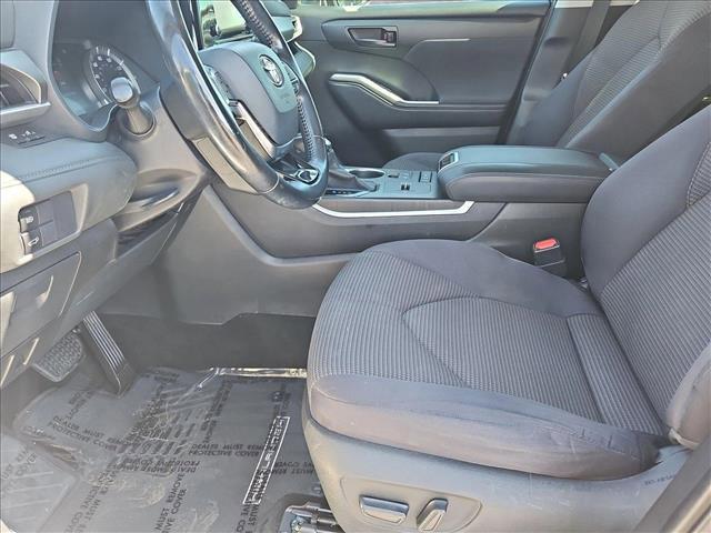 used 2020 Toyota Highlander Hybrid car, priced at $25,947