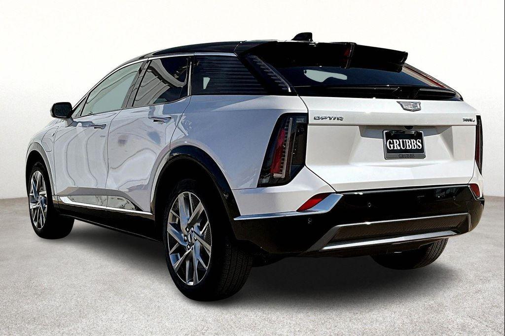 new 2025 Cadillac OPTIQ car, priced at $56,889