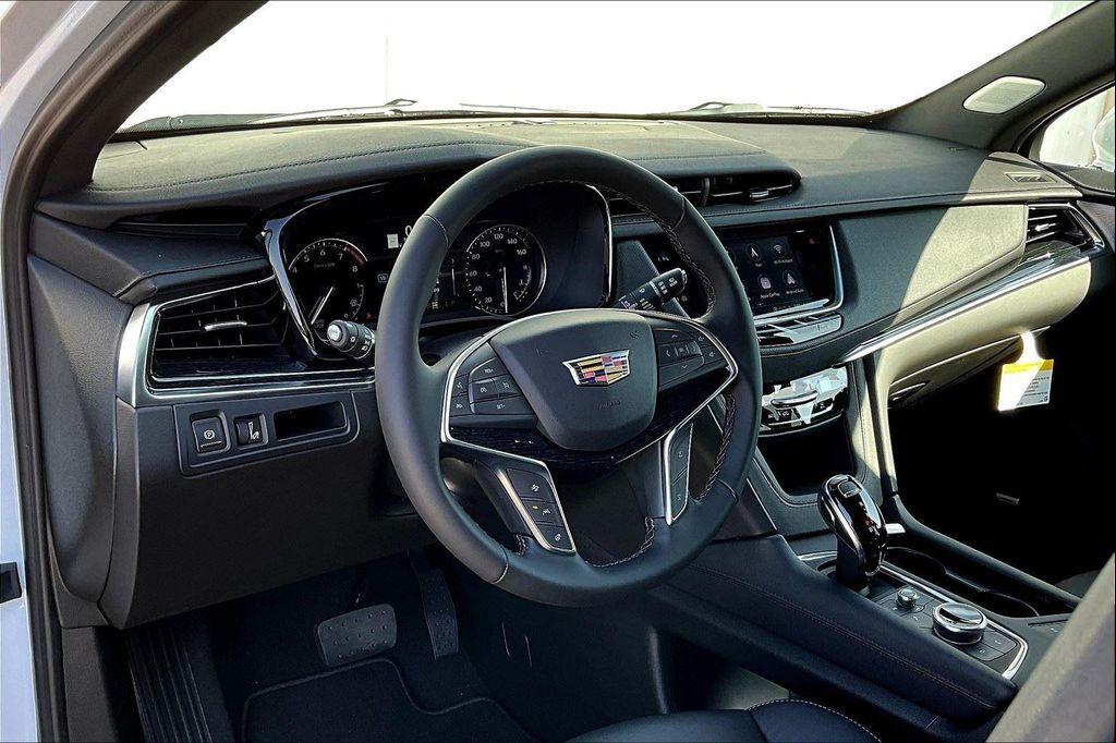 new 2025 Cadillac XT5 car, priced at $57,415