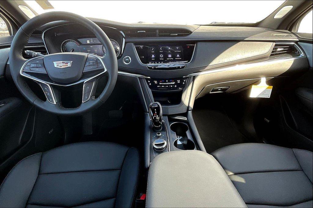 new 2025 Cadillac XT5 car, priced at $57,415