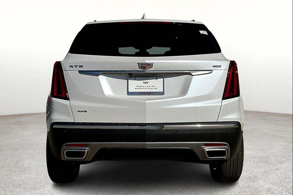 new 2025 Cadillac XT5 car, priced at $57,415