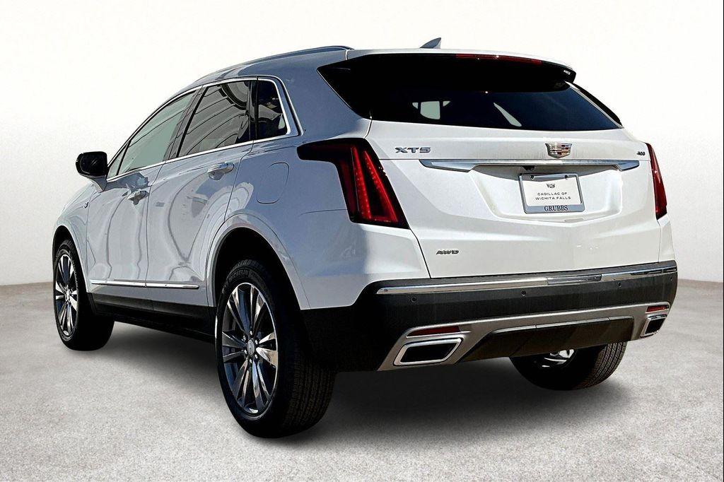 new 2025 Cadillac XT5 car, priced at $57,415