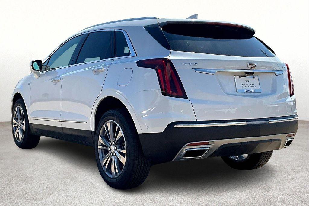 new 2025 Cadillac XT5 car, priced at $57,690