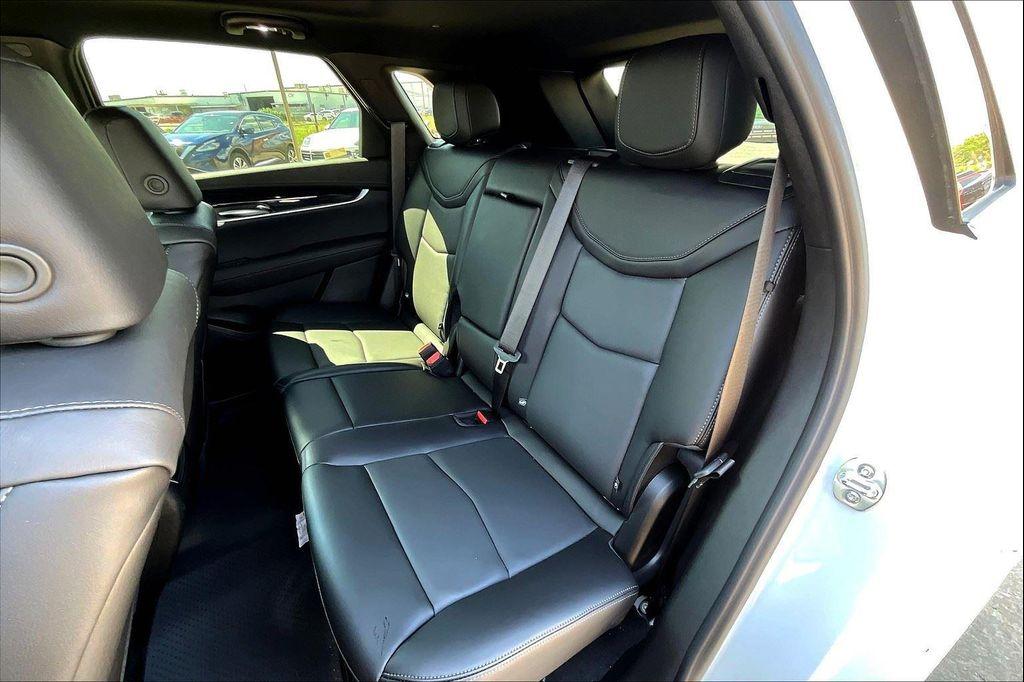 new 2025 Cadillac XT5 car, priced at $57,690