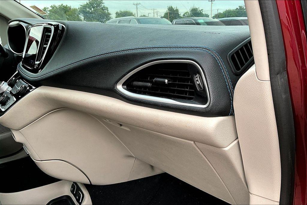 used 2021 Chrysler Pacifica car, priced at $14,000