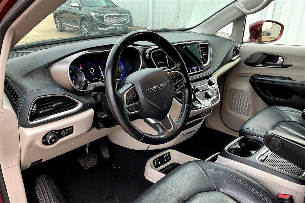 used 2021 Chrysler Pacifica car, priced at $14,000