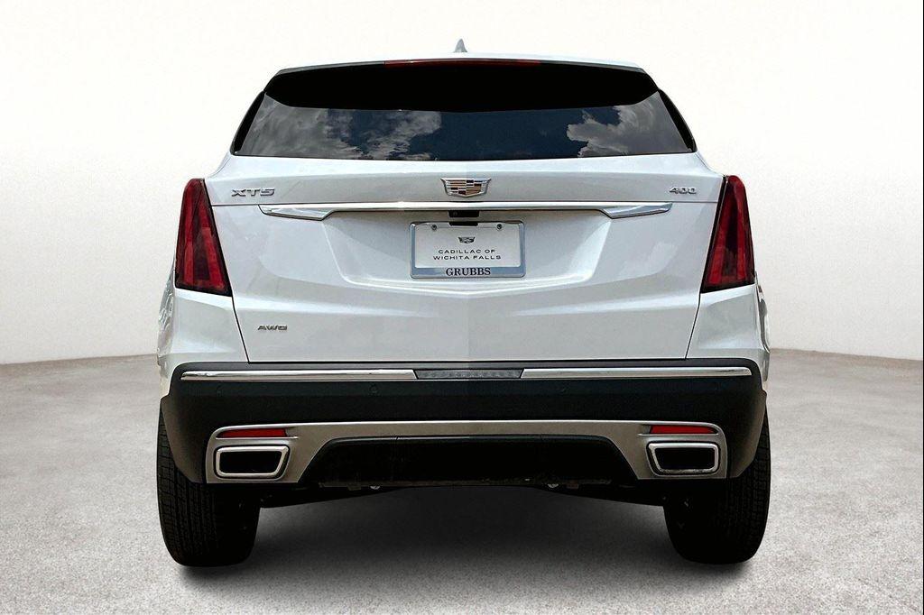 new 2025 Cadillac XT5 car, priced at $59,690
