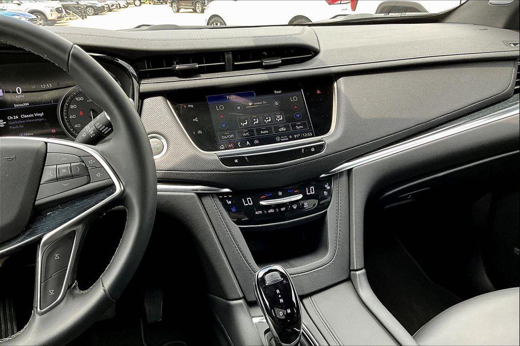 new 2025 Cadillac XT5 car, priced at $59,690