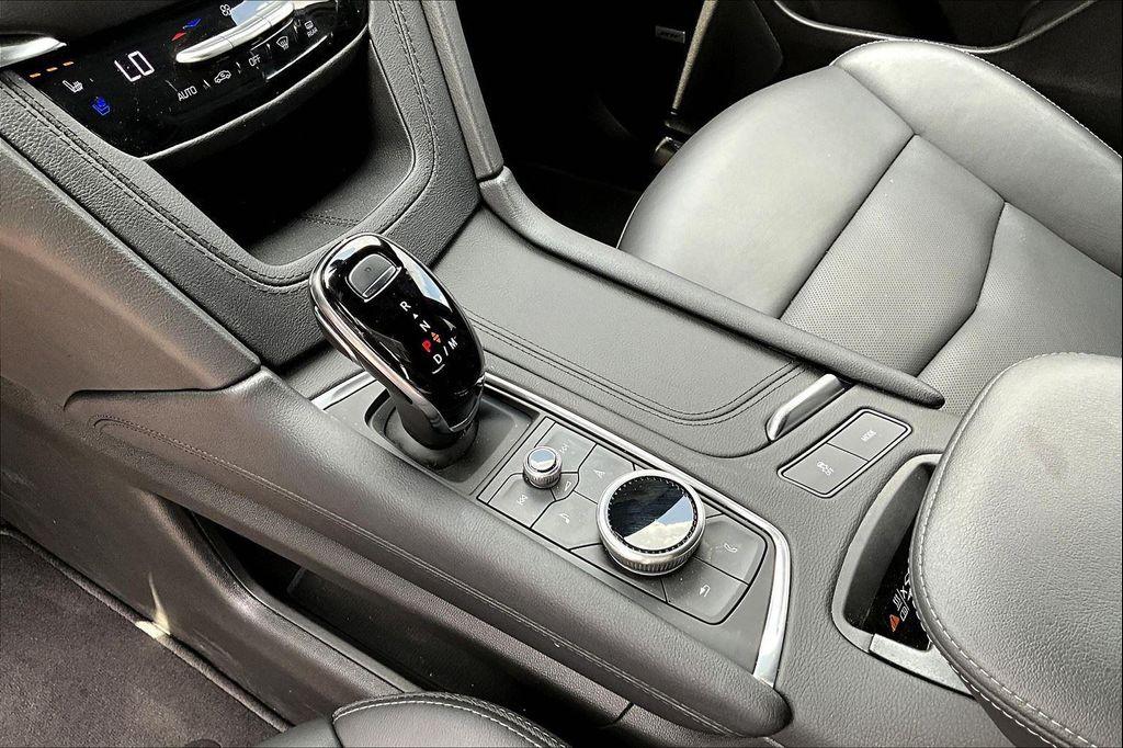 new 2025 Cadillac XT5 car, priced at $59,690