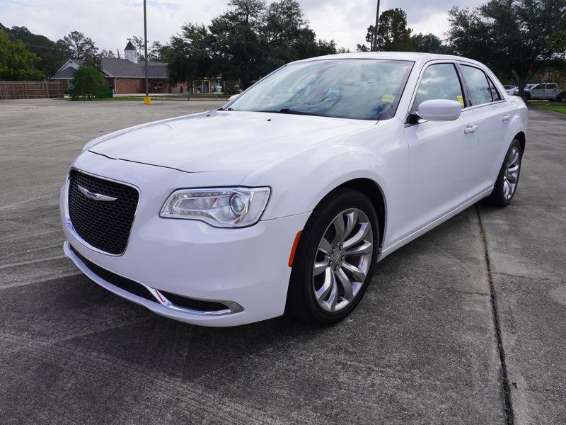 used 2019 Chrysler 300 car, priced at $13,991