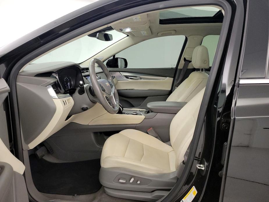 used 2024 Cadillac XT5 car, priced at $40,998